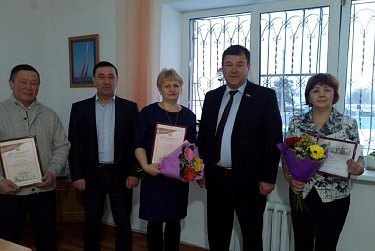 Депутаты поздравляют оренбуржцев с наступающим Новым годом